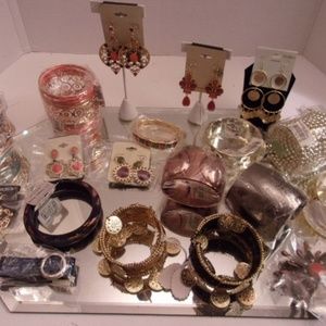 NWT HUGE DESIGNER ASSORTMENT OF BRACELETS & EARRIN